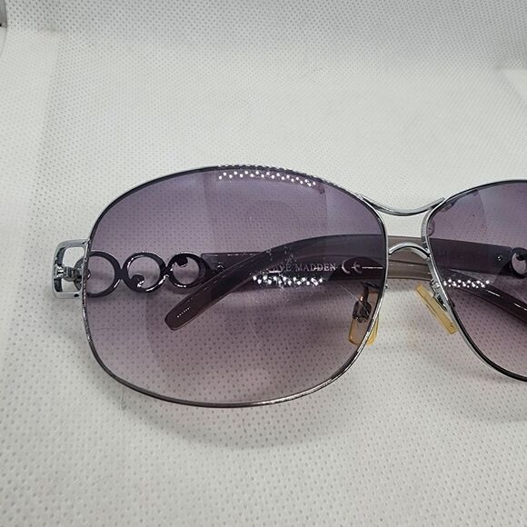 Steve Madden Silver & Gray Sunglasses - Picture 5 of 14